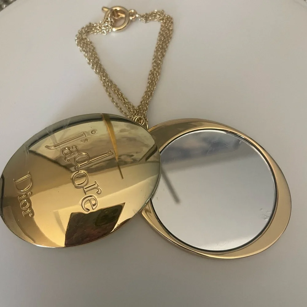 New Dior Beauty Cosmetic Makeup Gold Pocket Mirror. Box included . - Picture 1 of 5